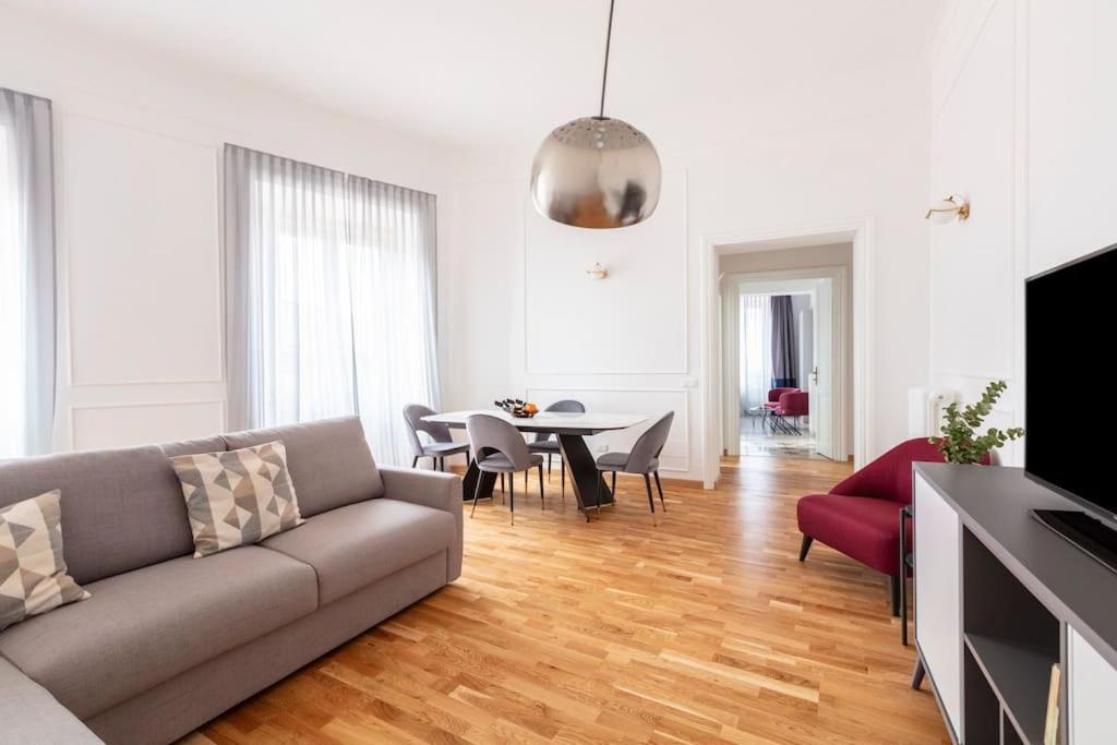 Sjr Luxury Apartment Trevi Fountain Rome Exterior photo